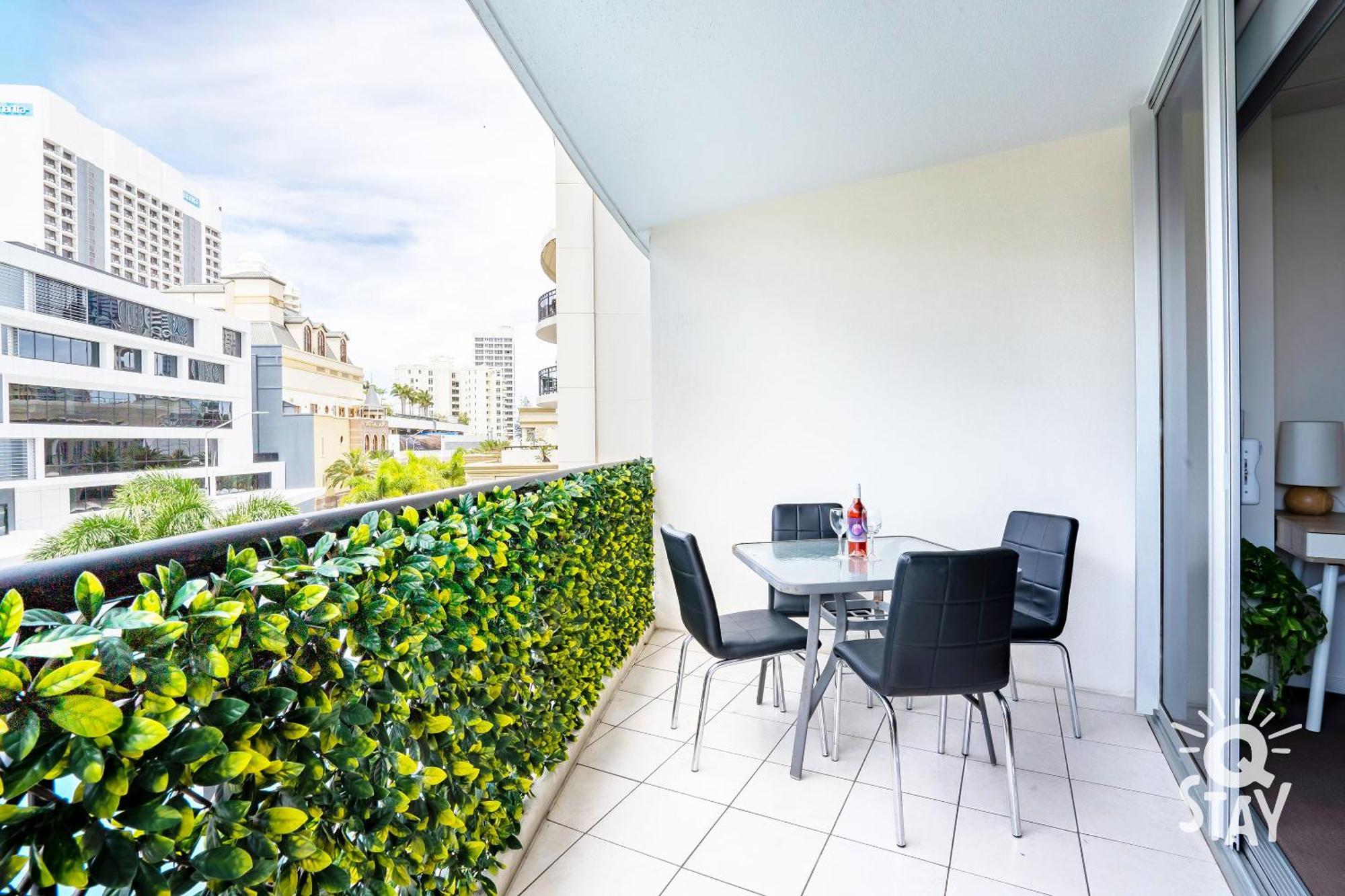 Chevron Renaissance Surfers Paradise Mid Week Madness Deal - Q Stay Gold Coast Exterior photo